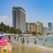 Turistas ignoran medidas anti COVID-19 en Acapulco