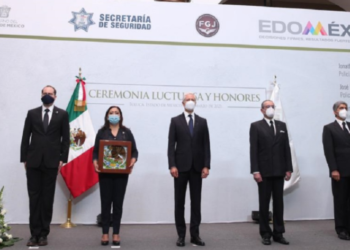Edomex rinde homenaje a policías que perdieron la vida en cumplimiento de su deber