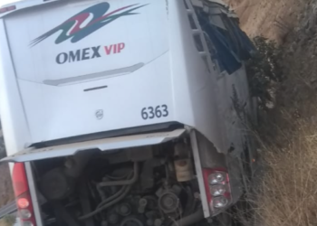 Fallecen siete personas en accidente de autobús en Acambay