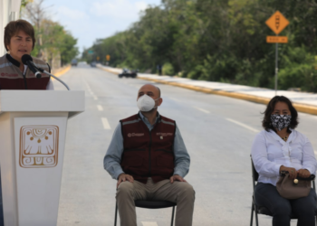 Laura Beristain mejora vialidades en sector poniente de Playa del Carmen
