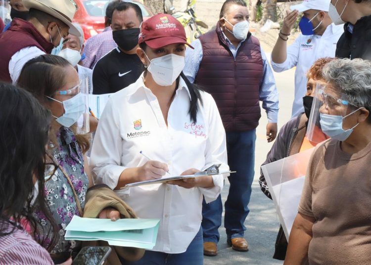 Continúa vacunación a adultos mayores en Metepec