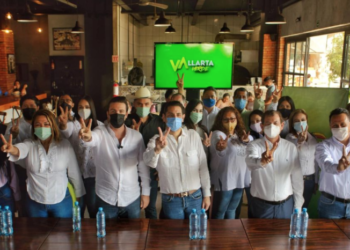 Con marcha por la esperanza, Luis Ernesto Munguía arranca campaña en Puerto Vallarta