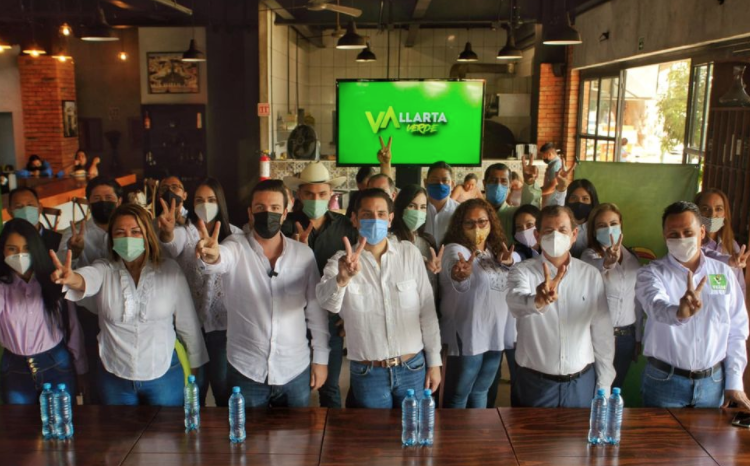 Con marcha por la esperanza, Luis Ernesto Munguía arranca campaña en Puerto Vallarta