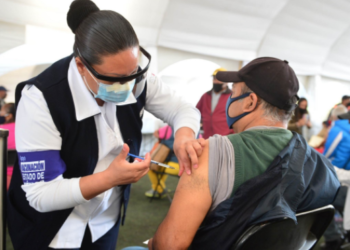Proceso de vacunación en Edomex se realiza en 77 municipios