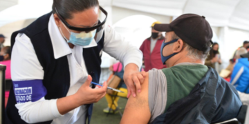 Proceso de vacunación en Edomex se realiza en 77 municipios