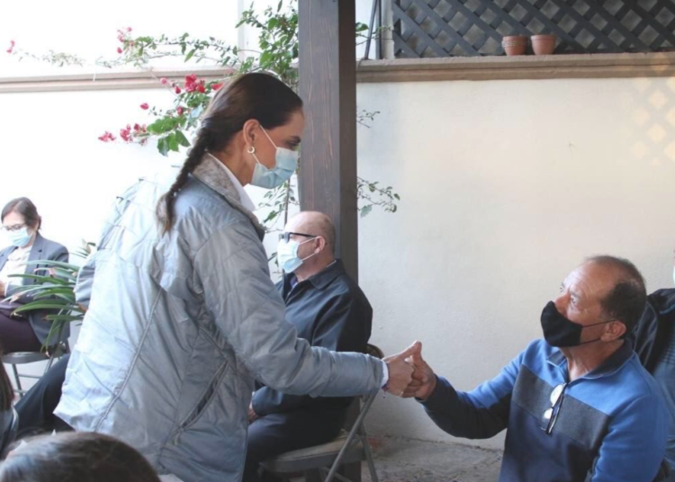 Lupita Jones recorre Ensenada en campaña a la gubernatura