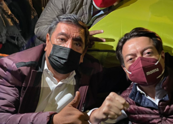 Mario Delgado y Salgado Macedonio apoyan plantón afuera del INE