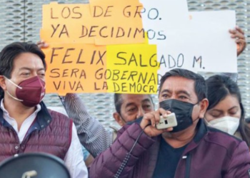 Delgado y Salgado Macedonio encabezan protestas afuera del Tribunal