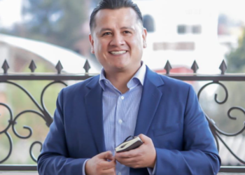 Perfila Morena a Carlos Torres Piña como candidato a la gubernatura en Michoacán