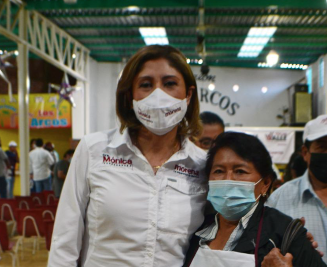 Comerciantes reciben a Mónica Rangel en la capital