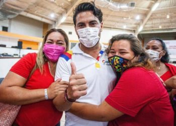 Promete Christian Castro reinstalar el Seguro Popular en Campeche