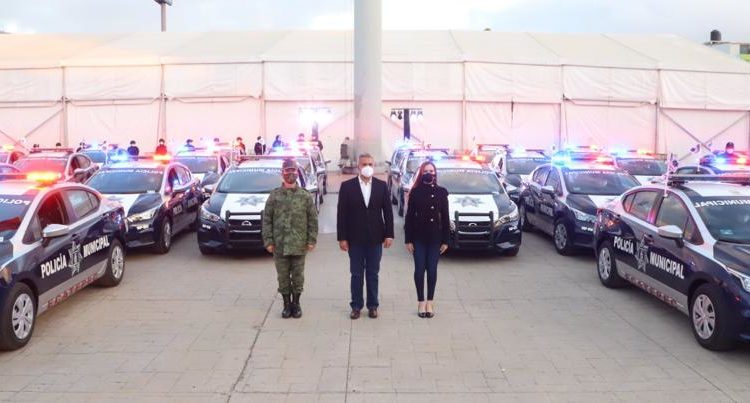 En Ecatepec, con la entrega de nuevas patrullas se fortalecerá la vigilancia