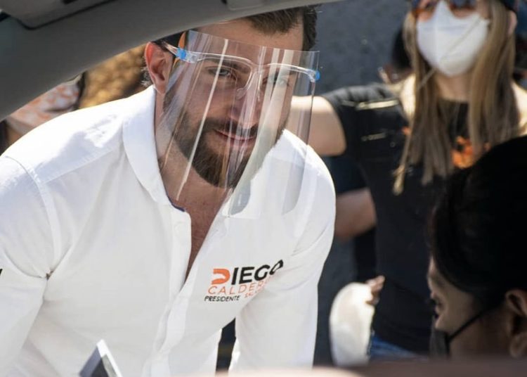 Promete Diego Calderón apoyos a campesinos de Salamanca