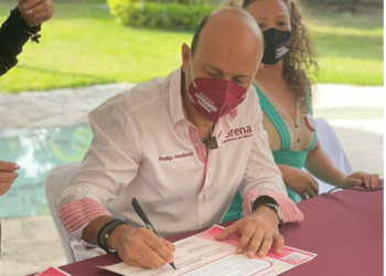 Denuncian por enriquecimiento ilícito a candidato de Morena