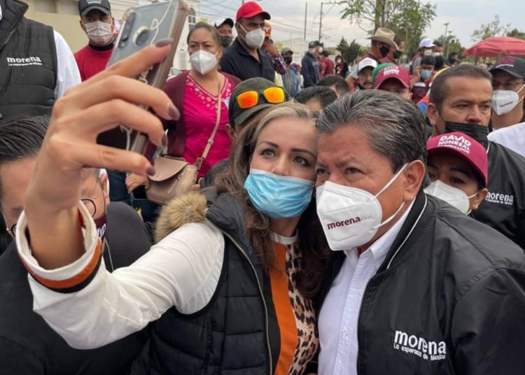 Intenta David Monreal revertir mala imagen de supuesto manoseo a candidata