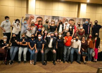 Adrián de la Garza garantiza vacuna anticovid