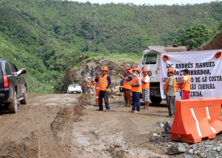 Autopista de Oaxaca a la Costa se entregará en julio de 2022