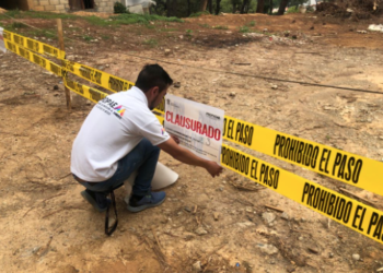 Clausuran construcciones irregulares en Valle de Bravo