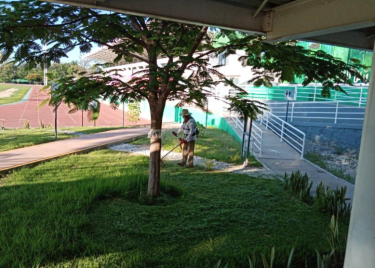 Sanitizan espacios deportivos en municipios de Oaxaca