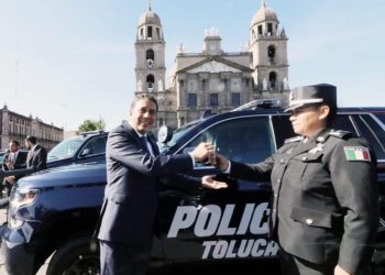 Policías de Toluca denuncian sobreprecio y deterioro en patrullas arrendadas