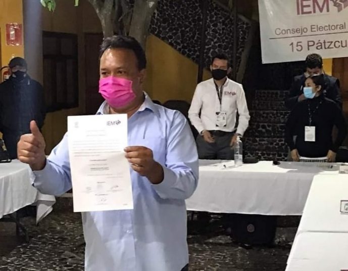 Julio Arreola recibe constancia de mayoría como presidente electo de Pátzcuaro