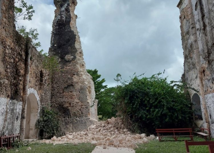 Atienden derrumbe de monumento histórico en Quintana Roo