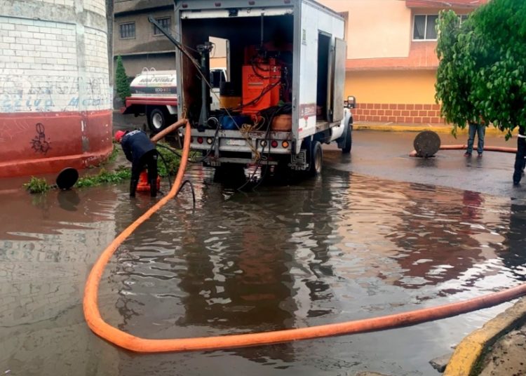 Colabora Grupo Tláloc en la atención a contingencia por lluvias en Neza