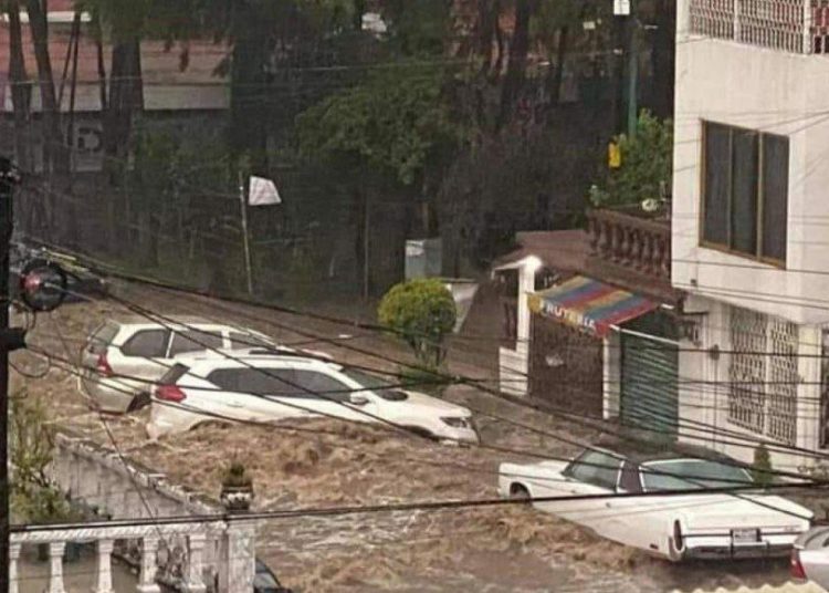 Causan lluvias afectaciones en casas y calles de municipios mexiquenses