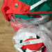 Equipo mexicano de sóftbol tira uniformes a la basura en Tokio