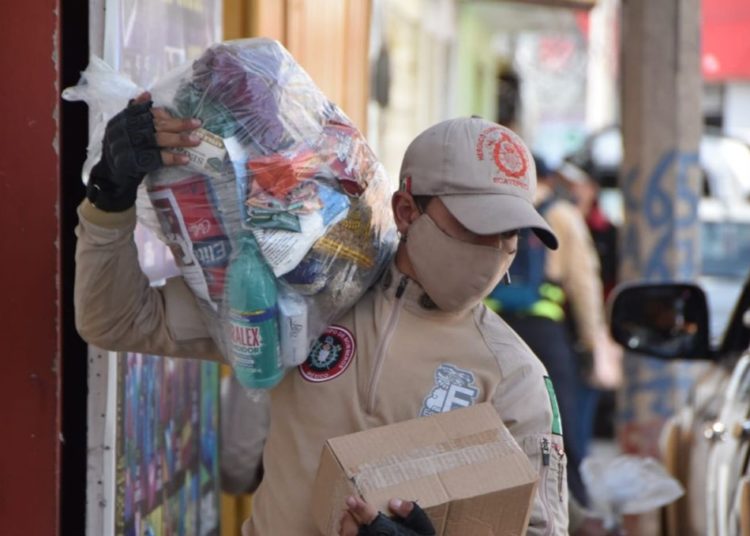 Ecatepec entrega paquetes alimenticios y kits de higiene en colonias afectadas por Covid-19
