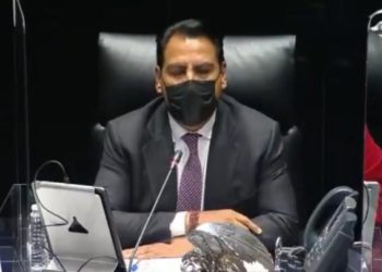 Difieren debate del dictamen que convoca a periodo extraordinario a la Cámara de Diputados.