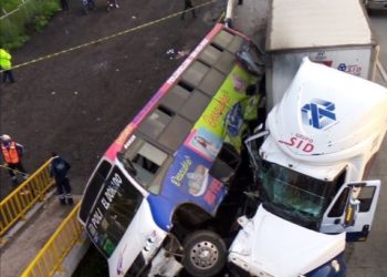 Accidente en la México-Querétaro deja cuatro muertos
