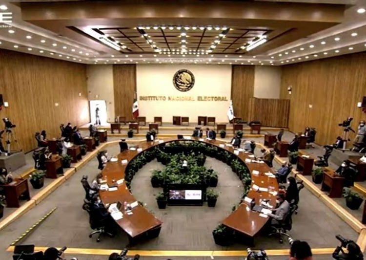 INE ordena al gobernador de Jalisco retirar de sus redes sociales propaganda gubernamental