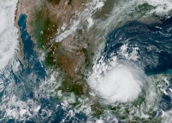 Grace se fortalece como huracán y tocará tierra esta noche en Veracruz