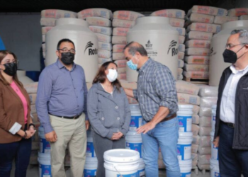 Apoya Salum a 730 familias con material subsidiado