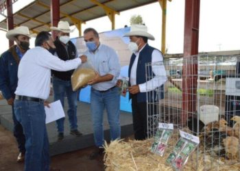 Entregan seguro agrícola catastrófico a productores rurales del municipio de Durango