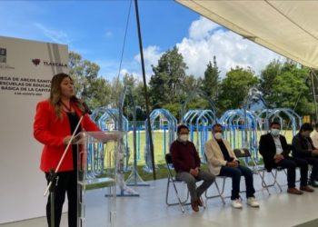 Entregan 122 arcos sanitizantes a escuelas de Tlaxcala