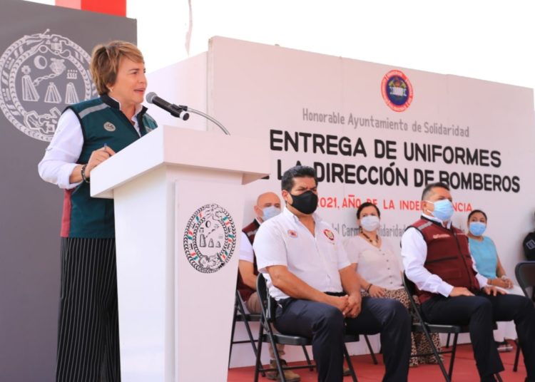 Gobierno de Solidaridad entrega cuatro unidades y equipamiento de alta gama a bomberos