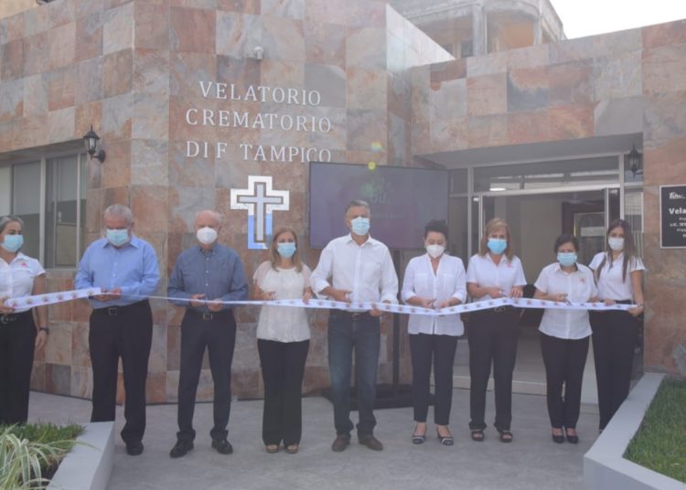 Entregan Chucho Nader y Aída Féres Rehabilitación del Velatorio-Crematorio del Sistema DIF