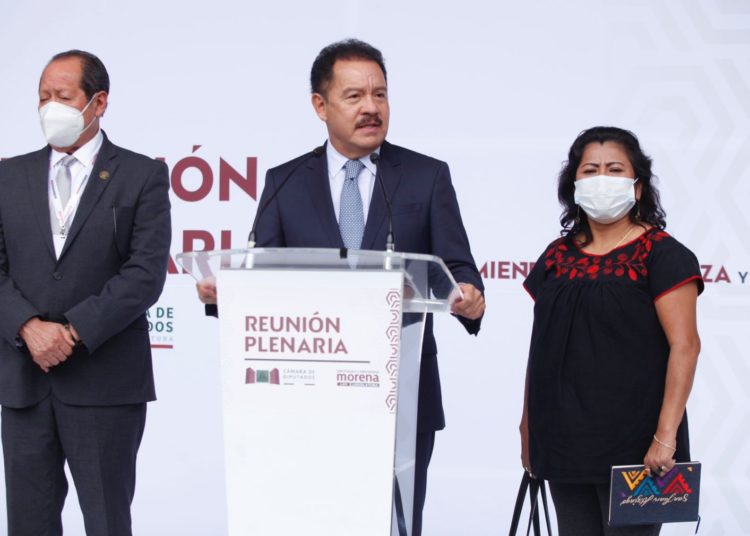 Morena advierte que sí habrá megabancada para votaciones