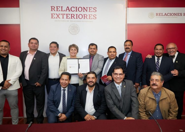 Impulsa Laura Beristain iniciativa a favor de la internacionalización de los municipios con la SRE