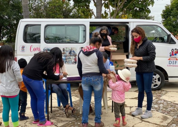 Comedor rodante entregó 100 comidas en Cuernavaca