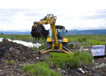 Colabora Edoméx en jornada de desazolve del Río Lerma