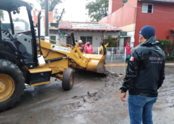 Restablecen 80 por ciento de vialidades afectadas por lluvia en Ecatepec; brigadas brindan apoyo a la población