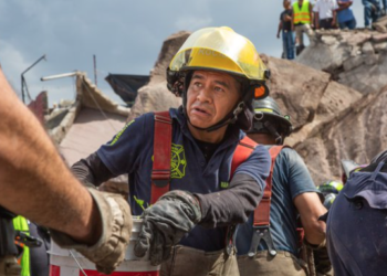 Reanudan búsqueda de víctimas tras desprendimiento del cerro del Chiquihuite