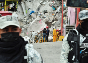 Realizan trabajos de estabilización de rocas en el cerro del Chiquihuite