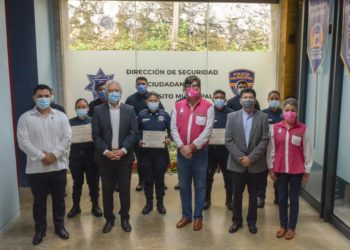 Capacitan a policías municipales de Xalapa en atención turística