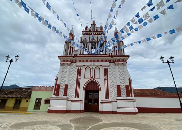 Remodelan barrio de Mexicanos en San Cristóbal de las Casas El Gobernador de Chiapas, Rutilio