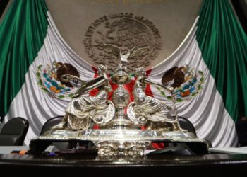 Jucopo determina retirar los acrílicos que separan las curules en San Lázaro