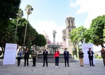 Entregan obras de renovación en Zócalo de Puebla